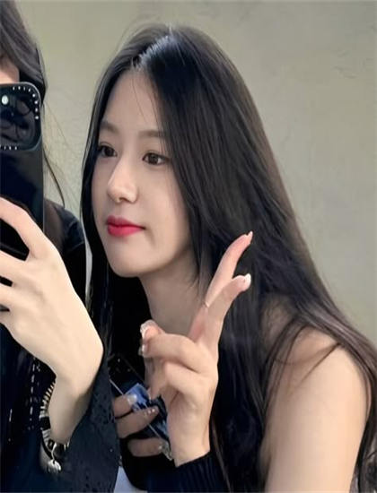 表演艺术解析：叛逆的女孩的细节的精心设计与隐藏寓意 理解表演与导演的配合